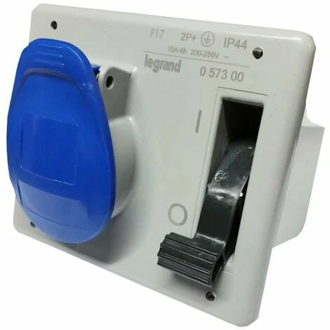 Legrand Einbausteckdose Mit Verriegelung 2P+E 2X16A+E 230V IP44 057300 1 Legrand Einbausteckdose Mit Verriegelung 2P+E 2X16A+E 230V IP44 057300