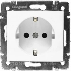 2P + TT-Buchse Mit VALENA Weißem LEGRAND 774421 Verschluss