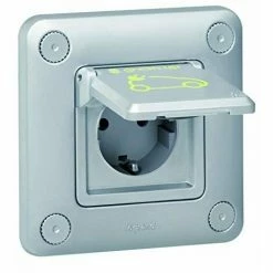 LEGRAND 077897 IP55 IK10 EINBAUSTECKDOSE MIT GREEN'UP ZUGANGSHUTTER FÜR ELEKTROFAHRZEUGE, MODE 1 ODER 2, 16A, 230V