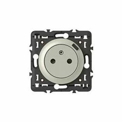 LIANE C AUFPUTZSTECKDOSE MIT TYP-C LADEGERÄT ? GELIEFERT MIT HALTERUNG UND LEGRAND TITAN-FINISH LEG068427