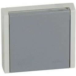 LEGRAND BASIS UND BLÄTTER 055706? PLEXUS-BUCHSE 3P + E 20 A IP44